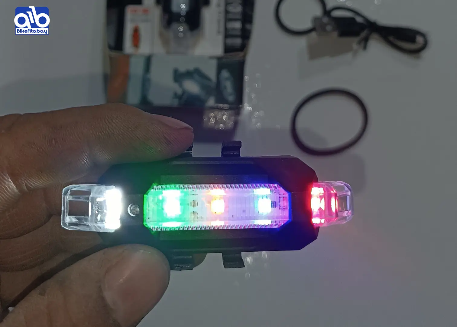 چراغ عقب شارژی دوچرخه مدل 918  نور پلیسی  - thumbnail 3